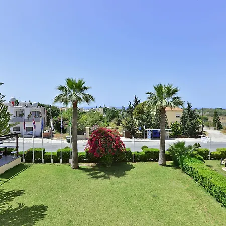Napa Apts Апарт-готель Айя-Напа