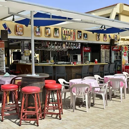Napa Apts Апарт-готель Айя-Напа